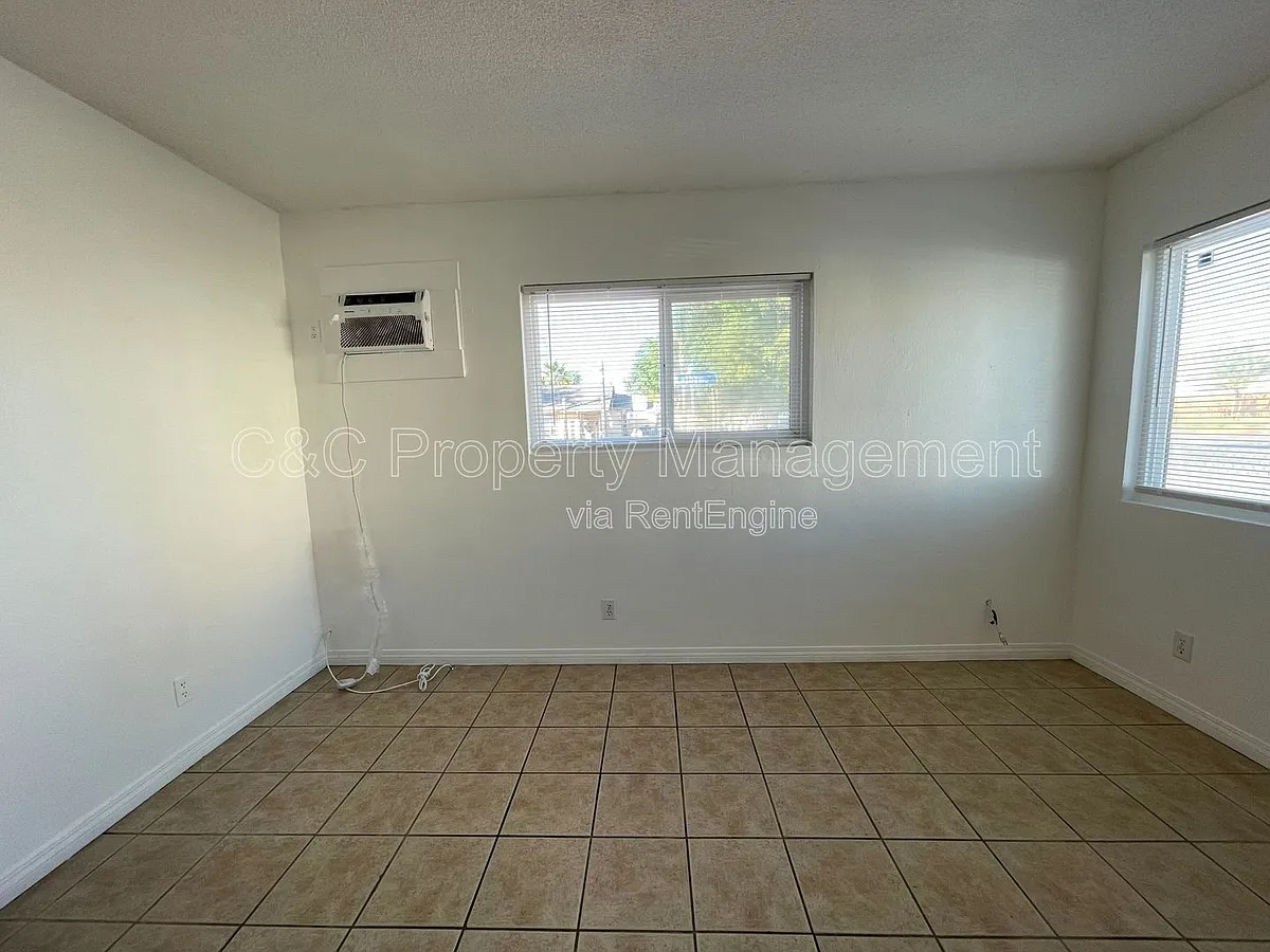 Building Photo - 199 N Inez St #D