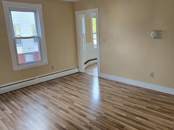 74 Pike St, Biddeford, ME 04005