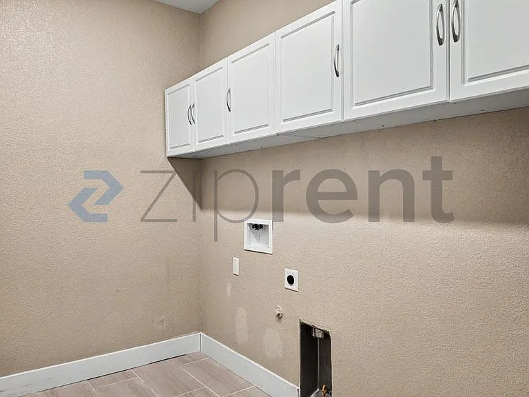 2272 Borealis Cir — Photo 49