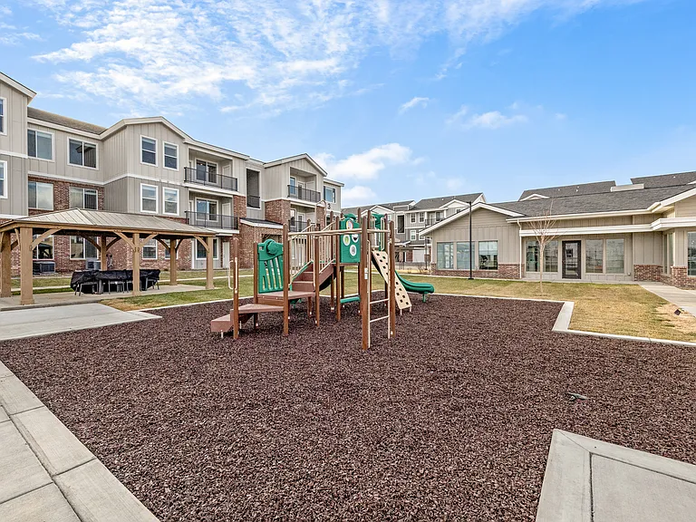 1135 Latitude Cir — Photo 32