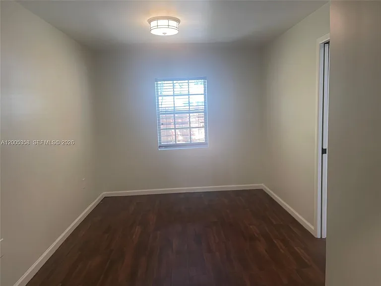 554 NE 74th St #2 — Photo 6