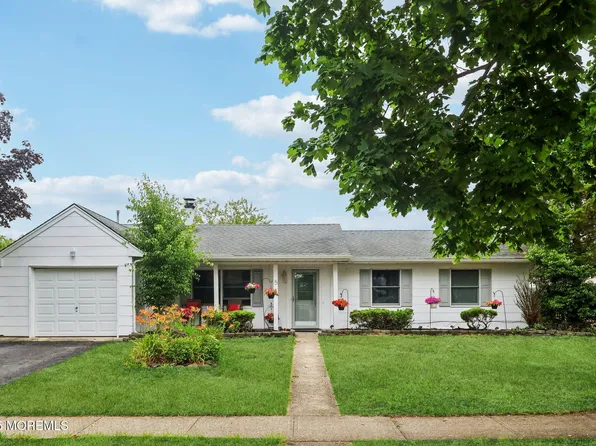 5 Pohatcong Avenue, Waretown, NJ 08758