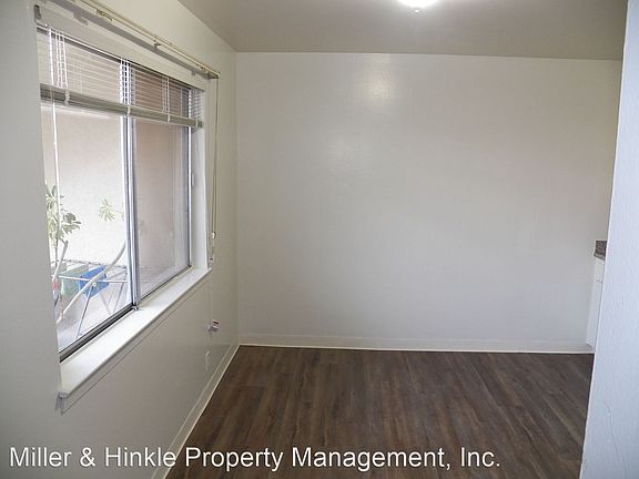5th image of 1626 Queen Charlotte Dr APT 2