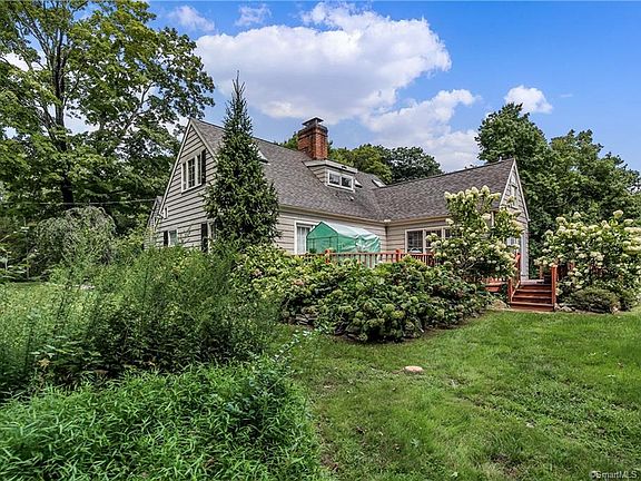 5th image of 426 Judd Rd