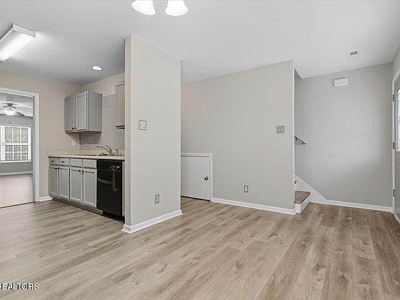 5th image of 775 Casey Ln