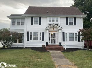 411 N Davis St, Bloomfield, IA 52537