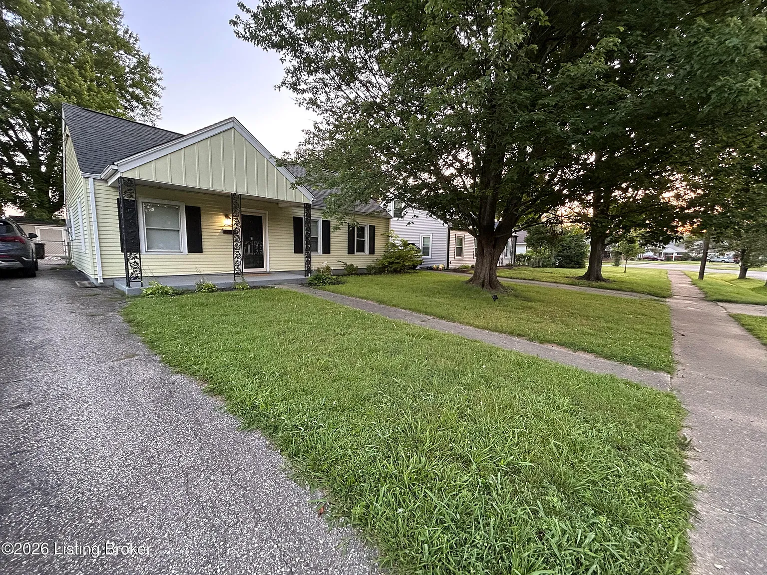 3 bed, 1.0 bath, 1000 sqft, $1,595 — Photo 1