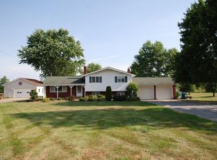 2144 W Garfield Rd, Columbiana, OH 44408