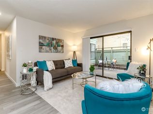 2512 S 317th St APT 201, Federal Way, WA