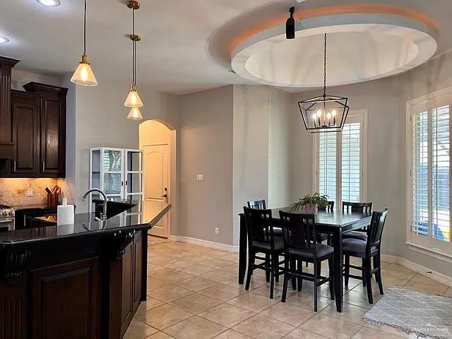 4 bed, 2.5 bath, 2184 sqft, $2,700 — Photo 3