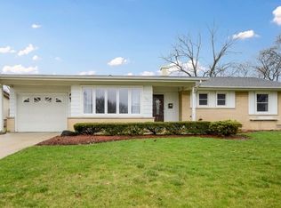 792 Brantwood Ave, Elk Grove Village, IL 60007