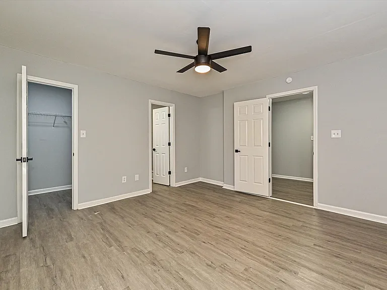 633 Pennwood Ln — Photo 17