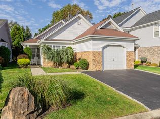 29 Madison Circle, Middle Island, NY 11953