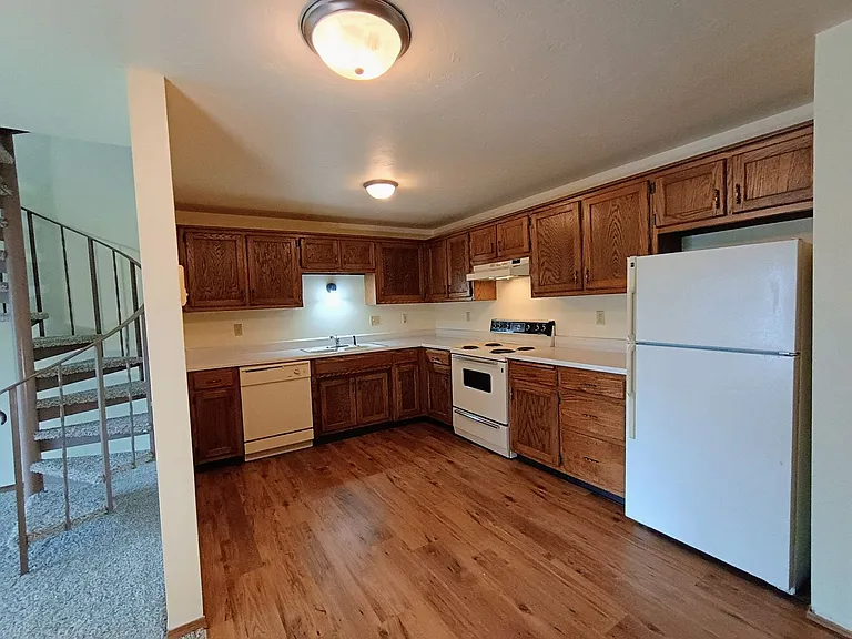Pheasant Run Apartments — Photo 26