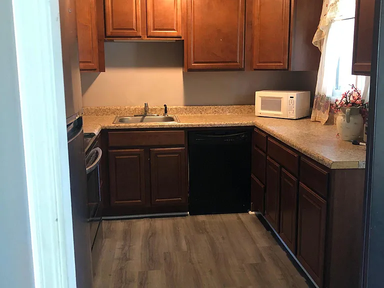 10255 N College Ave — Photo 9