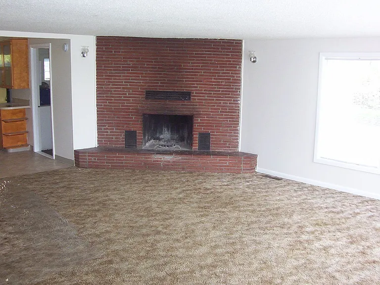 17237 SE Evergreen Hwy — Photo 9