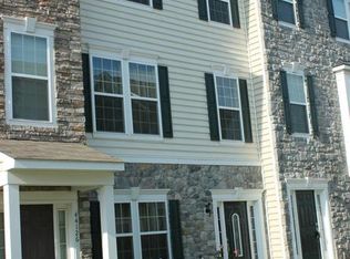 44124 Turf Field Sq, Chantilly, VA 20152