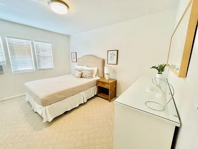 211 E California Ave — Photo 17