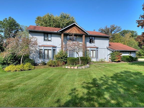 3rd image of 720 Skyland Dr