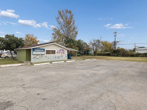 2nd image of 510 College Ave