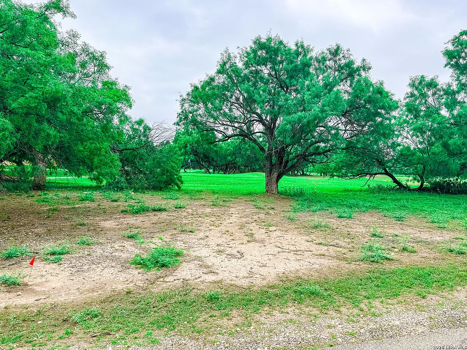 2nd image of 839 Fairway Circle LOT 3