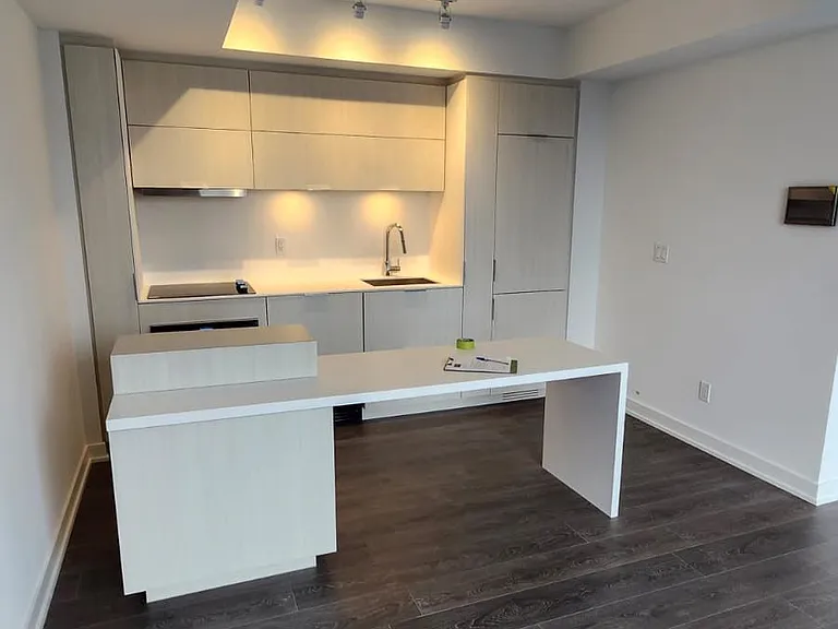 370 N Martha St #501 — Photo 1