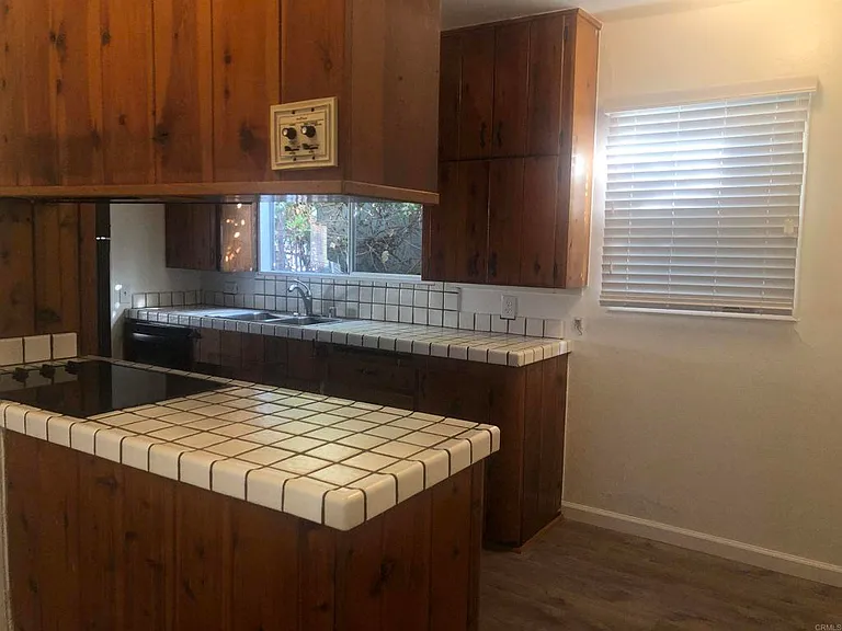 3535 Helix St — Photo 7