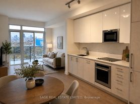 330 Richmond St W