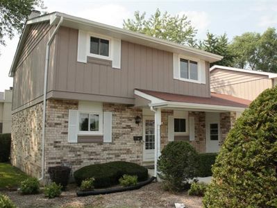 1122 Leicester Ct, Wheaton, IL, 60189