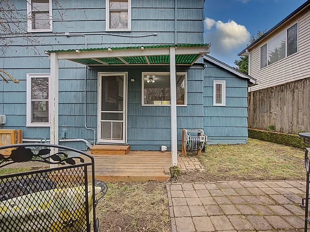 2220 SE Yamhill St — Photo 4