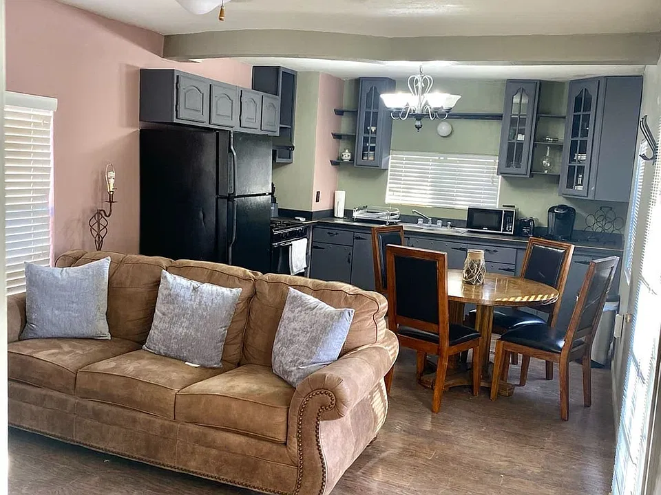 905 Parkview Dr #ID1698771P