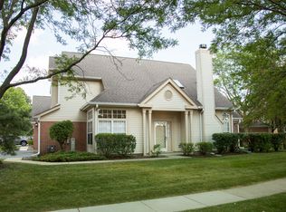 2337 Sedgfield Ct, Schaumburg, IL 60194