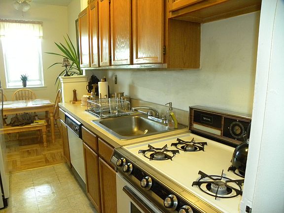 2nd image of 279 N Broadway APT 2U
