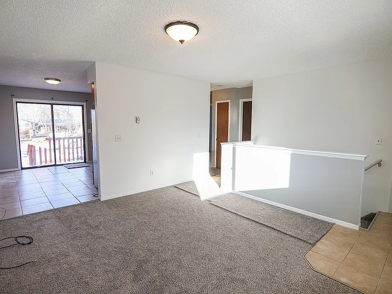 713 Halbert St — Photo 4
