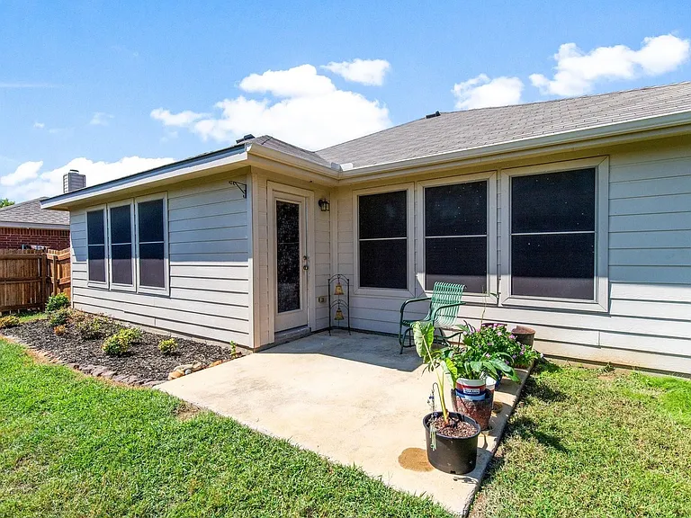 3504 Northpointe Dr — Photo 25