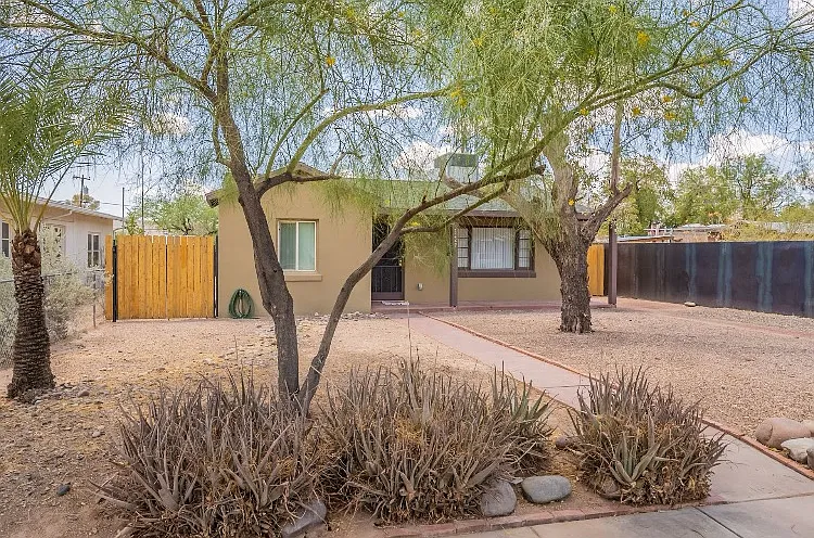 4 bed, 1614 sqft, $1,000 — Photo 1