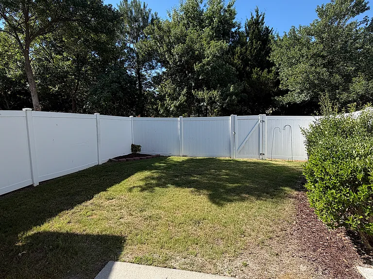 725 Grace Hodge Dr — Photo 8