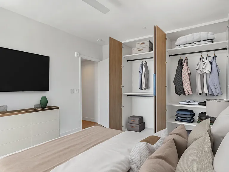 Venue Residences — Photo 95