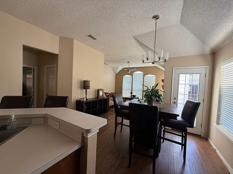 11500 Blanchard Dr — Photo 6