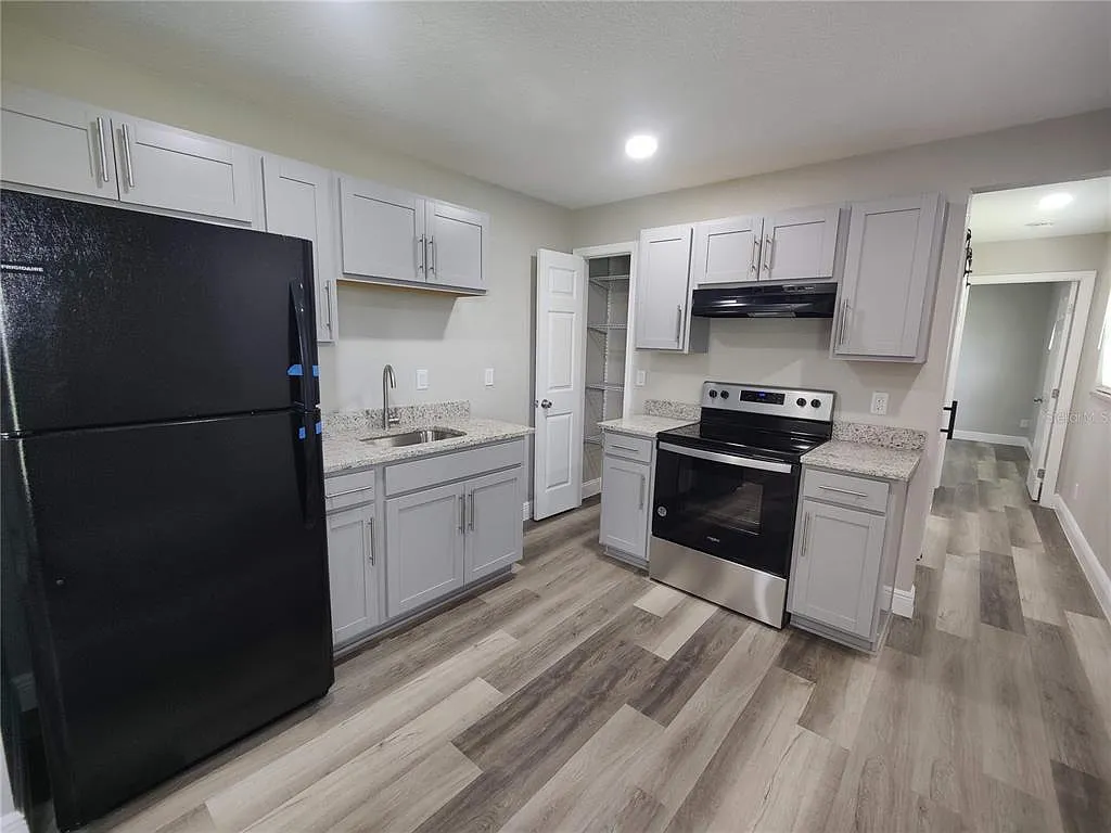 1 bed, 1.0 bath, 600 sqft, $1,499 — Photo 2