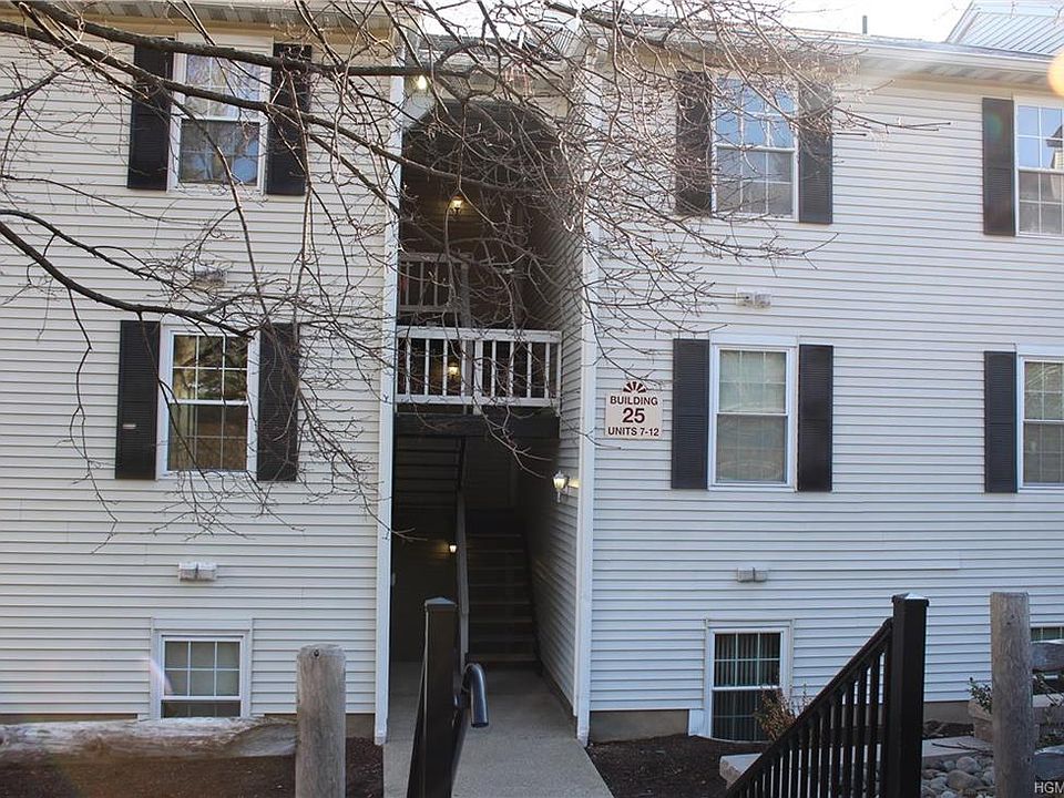 1st image of 25 Lexington Hl Unit 11