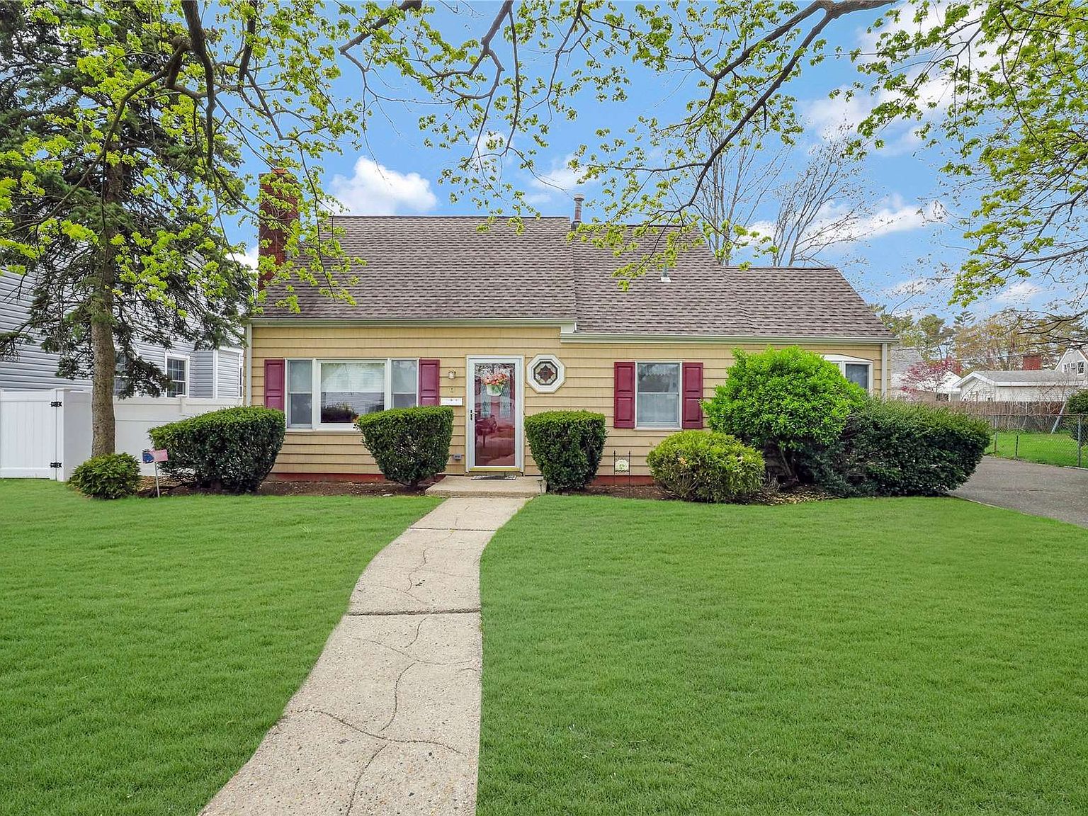 6 Peachtree Lane, Carle Place, NY 11514 Zillow