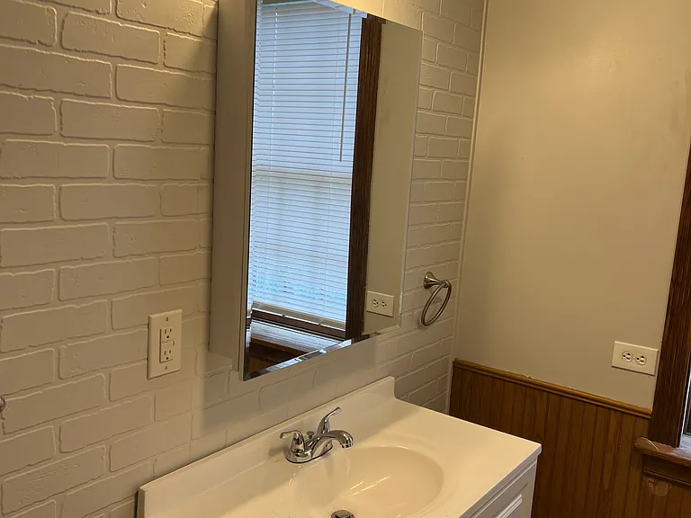 220 Locust Ave — Photo 14