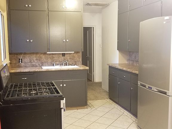 3rd image of 106 W Gladden Dr