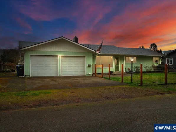 247 Cedar St, Lyons, OR 97358