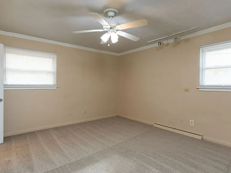 10 Warren Dr — Photo 42