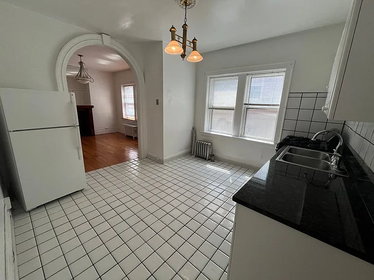 12467-12469 Cedar Rd — Photo 3