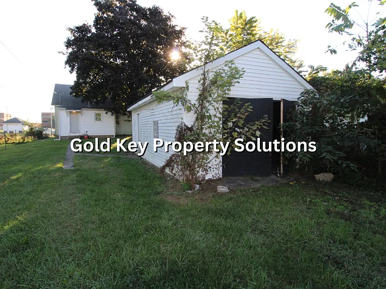 2223 Chase St — Photo 4