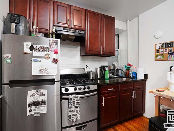 5th image of 403 E 77th St APT 13