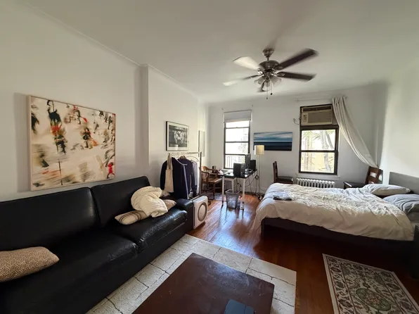 329 East 75th Street image 1 of 6